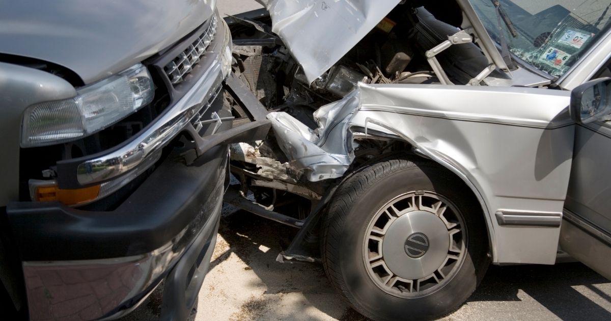 An Edwardsville Car Wreck Lawyer at The Cates Law Firm Represents Clients With Chest Injuries